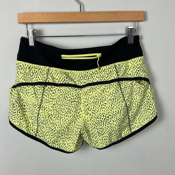 Lululemon Run Speed Short Dottie Dash Clarity Yellow and Black Sz 4 - Picture 9 of 12